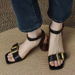 Wholesale 13 pairs Elegant Retro Open Toe Thick Heel Sandals